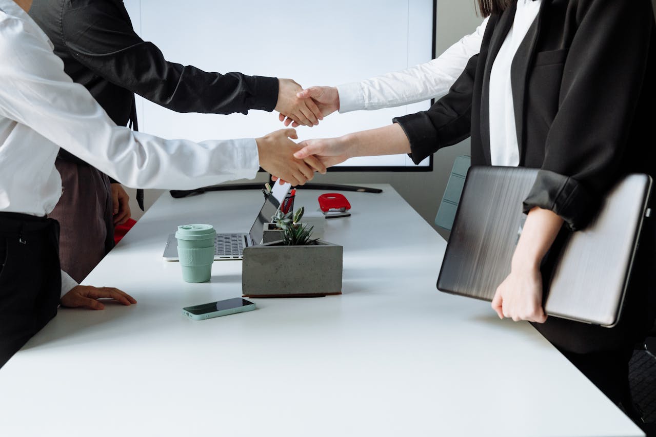 Contract Management Reduce Supply Chain Risks