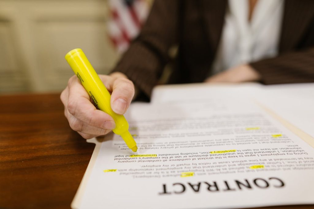 How Does Contract Management Reduce Supply Chain Risks? We Show You