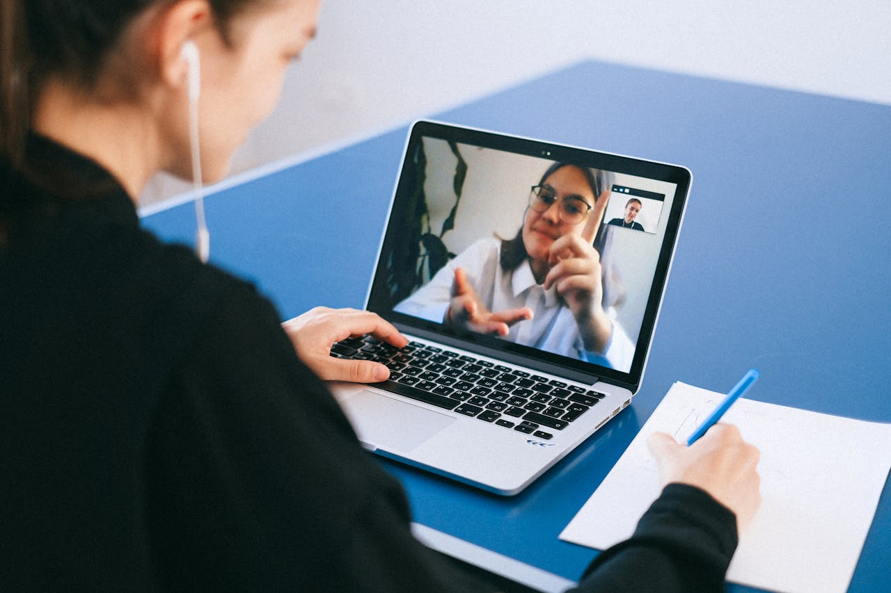 Remote Team Collaboration Stats: In-Depth Analysis